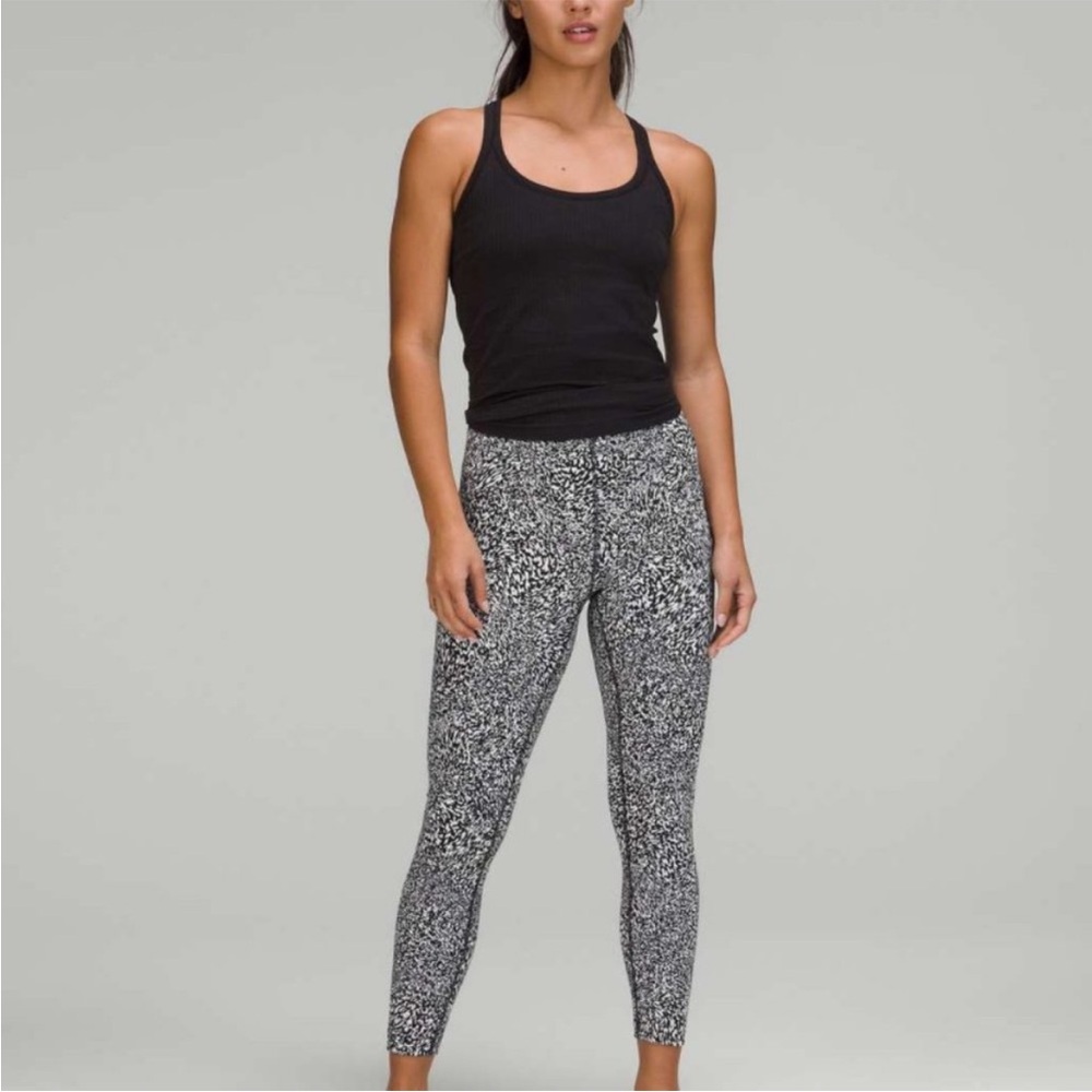 1189. EUC - Lululemon InStill High-Rise Pant 25" Warped Grain Alpine White Black - Picture 1 of 7